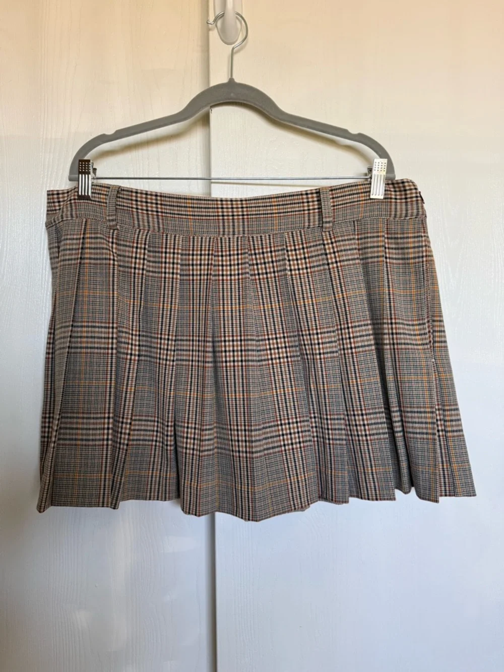 Open Edit Pleated Plaid Miniskirt in Tan Sophia Mini Check Size XL - Picture 2 of 5